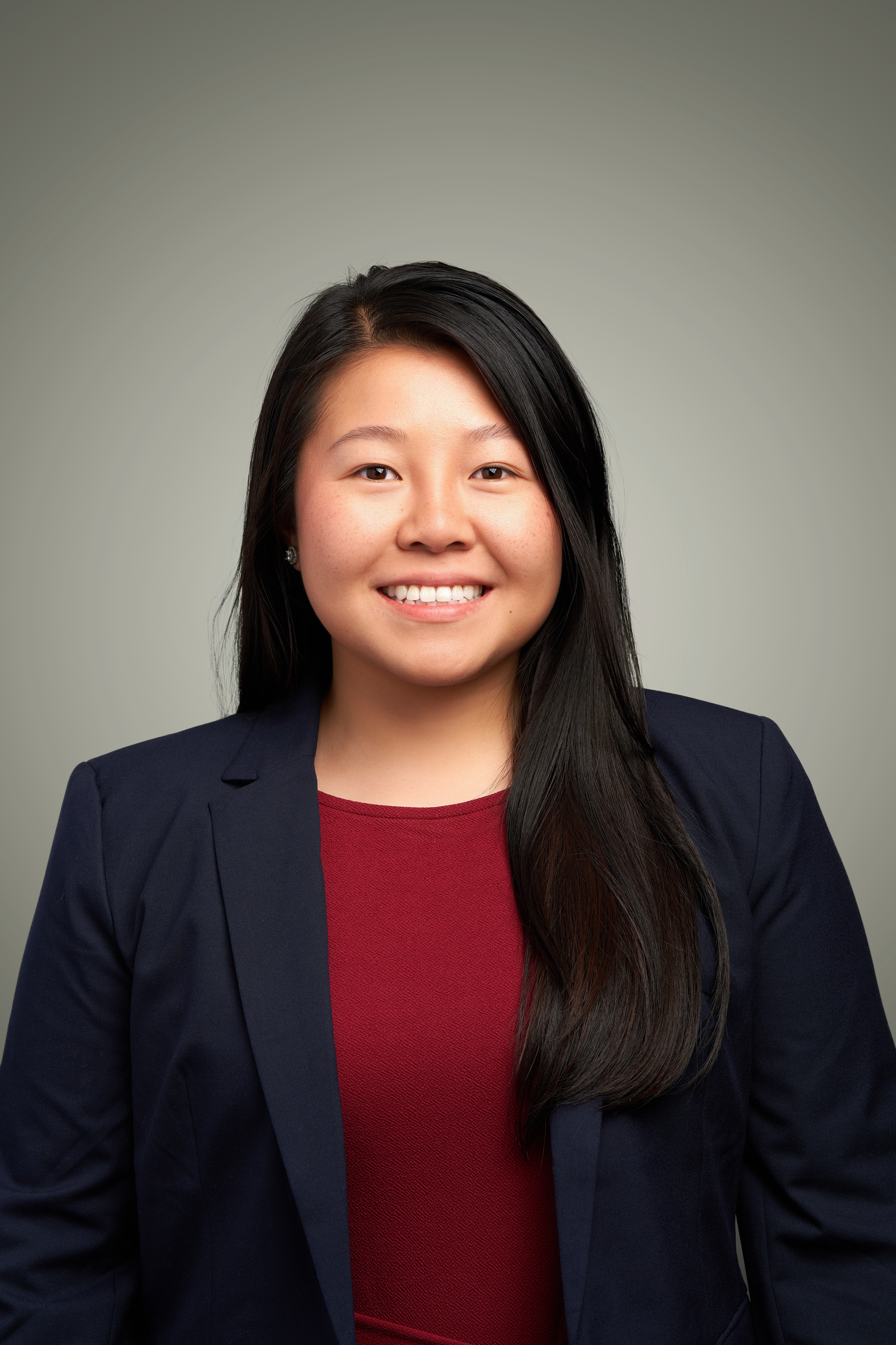 Headshot Portrait of Amy Tu