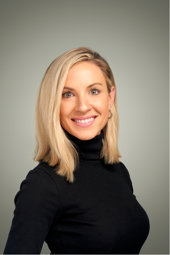 Kari Fisher headshot